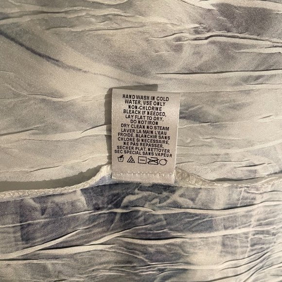 Black/White midi dress - lace sleeve - size medium/large - Picture 10 of 10